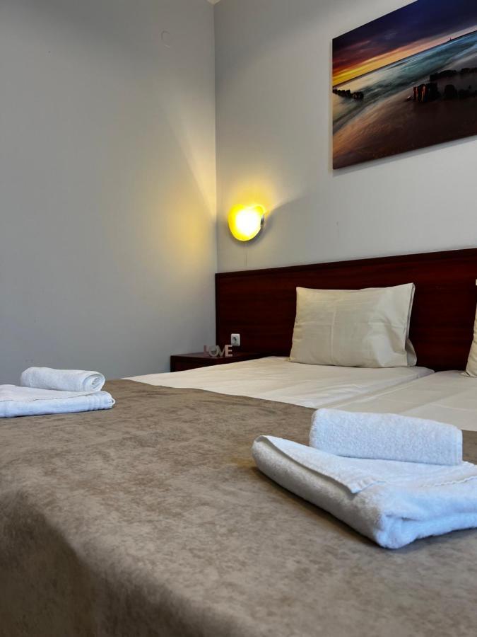 Hotel Central Balchik Exterior photo