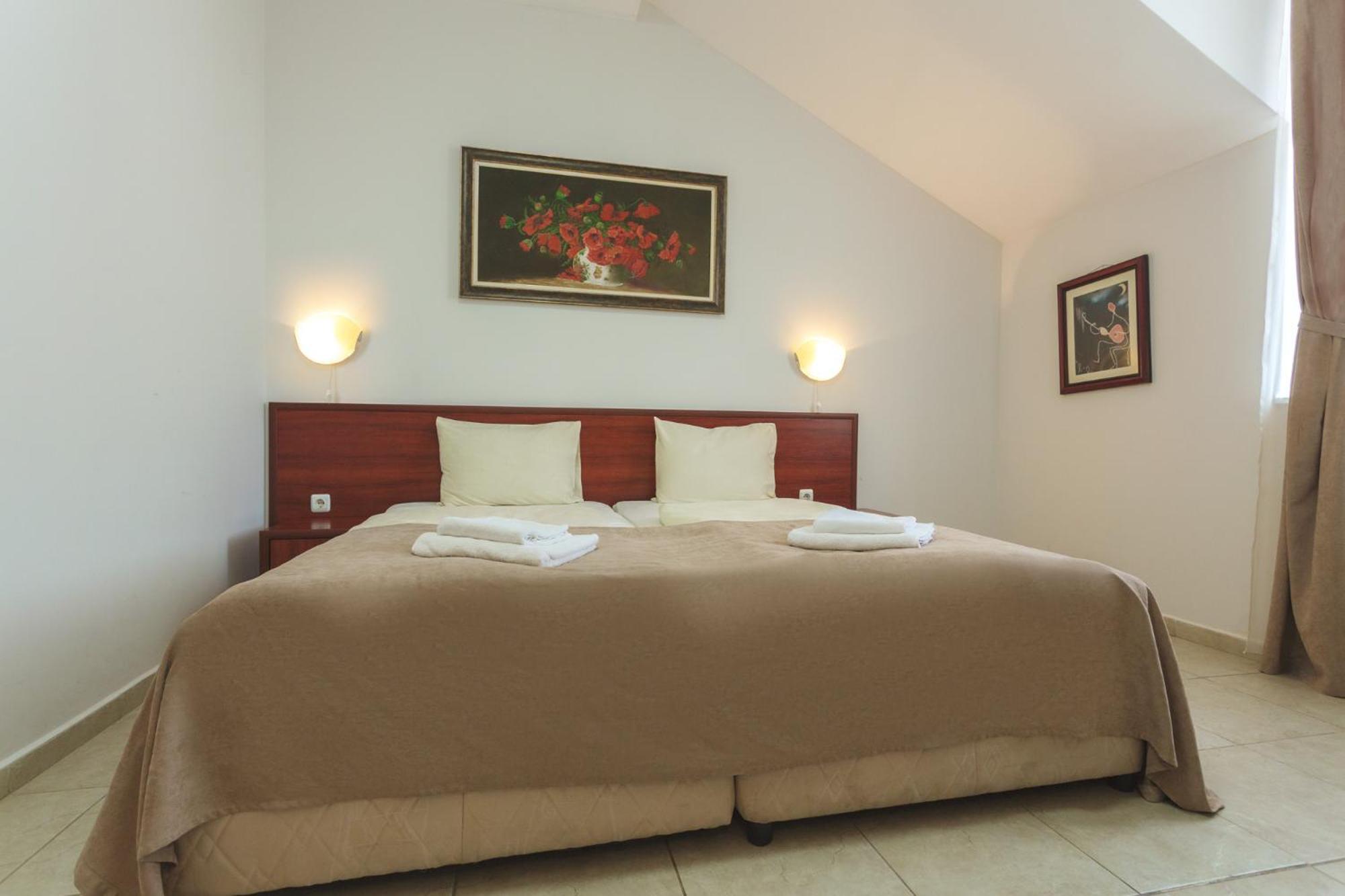 Hotel Central Balchik Exterior photo