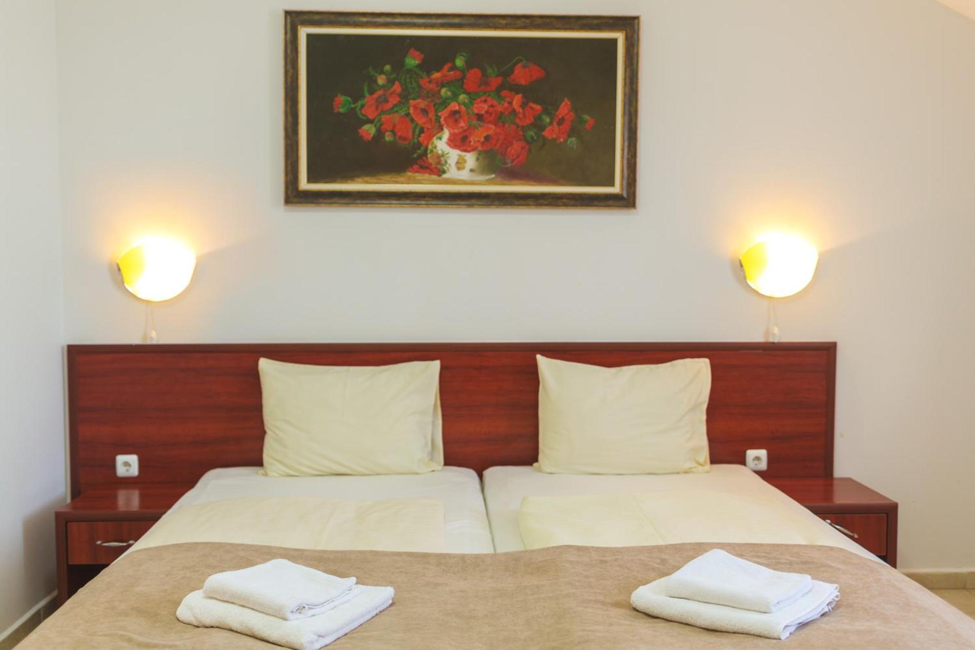 Hotel Central Balchik Exterior photo